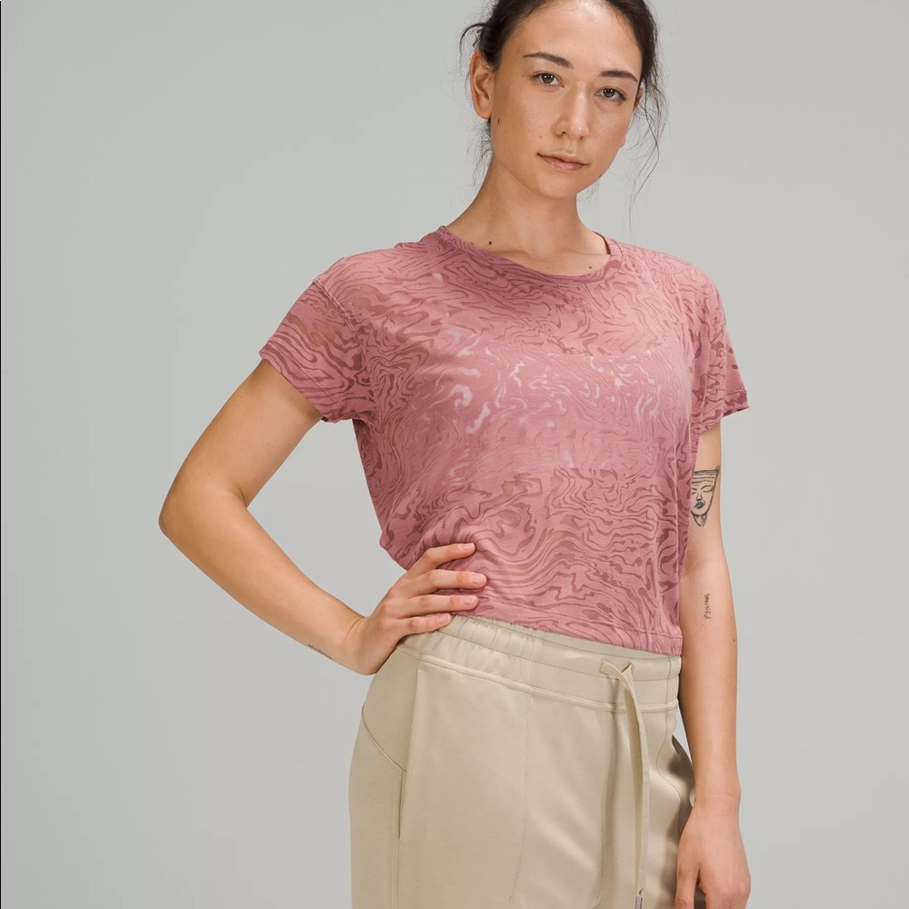 Lululemon Cates Tee Veil Spiced Chai